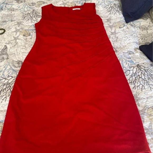 Women's Dress - Picture 2 of 4